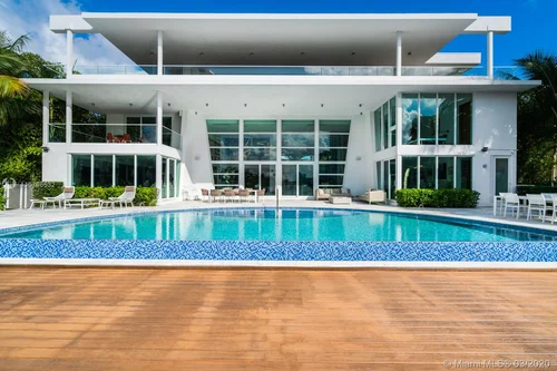 429 Center Island Dr, Golden Beach FL 33160