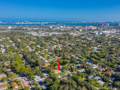 1081 NE 132nd St, North Miami FL 33161