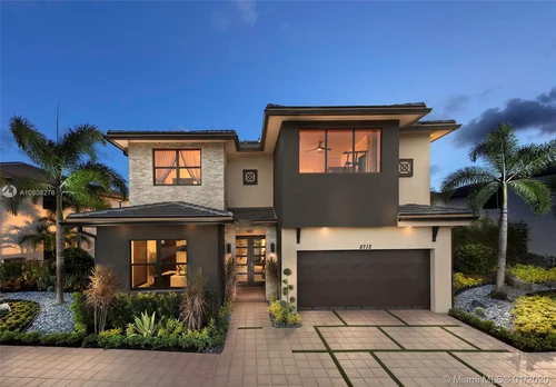 8854 NW 161 TERR, Miami Lakes FL 33018
