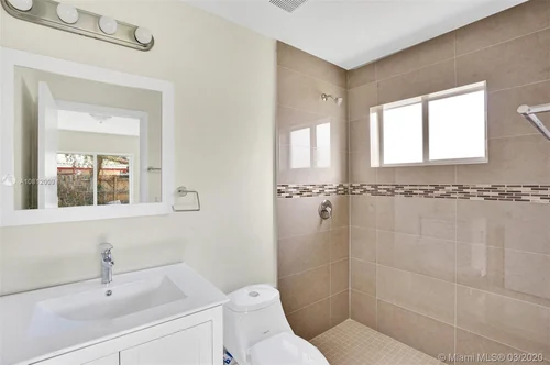 1470 NE 152nd St, North Miami Beach FL 33162