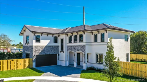 8902 SW 69 Terrace, Miami FL 33173