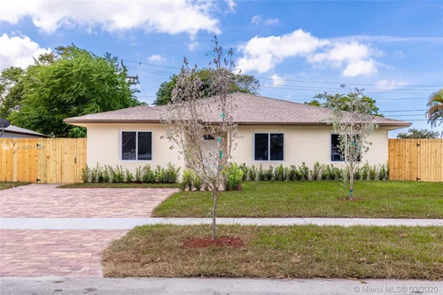 10332 SW 151st Ter, Miami FL 33176