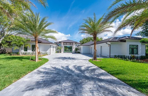8975 SW 120th St, Miami FL 33176