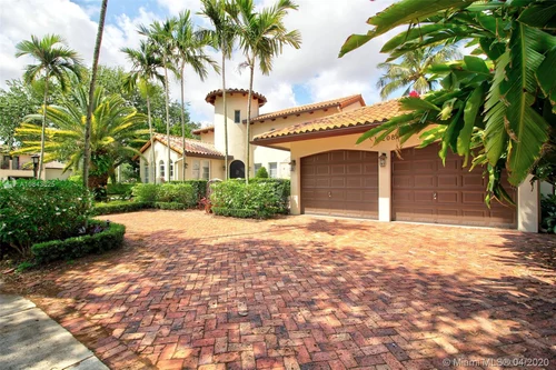 16208 NW 83rd Pl, Miami Lakes FL 33016