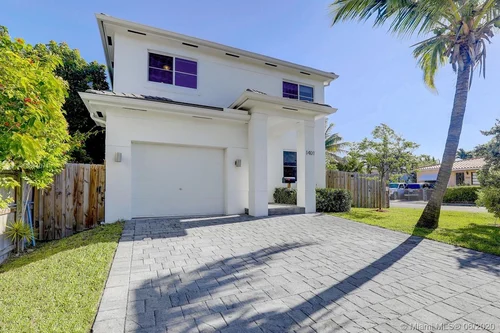 1401 SW 11th Ter, Miami FL 33135