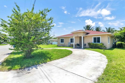 1721 NE 2nd Ter, Pompano Beach FL 33060