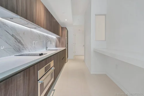 851 NE 1st St # 302, Miami FL 33128