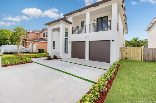 16344 SW 61st Ln, Miami FL 33193