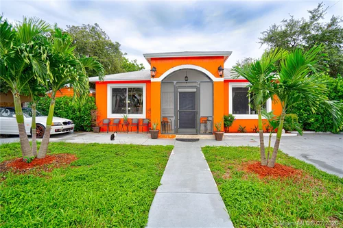 14725 NW 10th Ct, Miami FL 33168