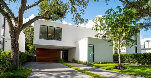 8671 Arboretum Ln, Miami FL 33138