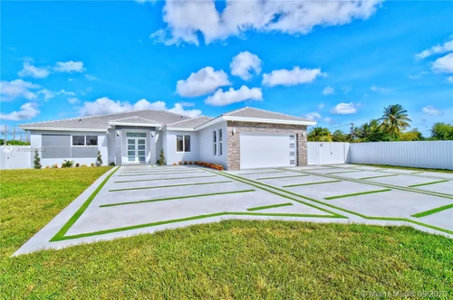 5955 SW 107th Ave, Miami FL 33173