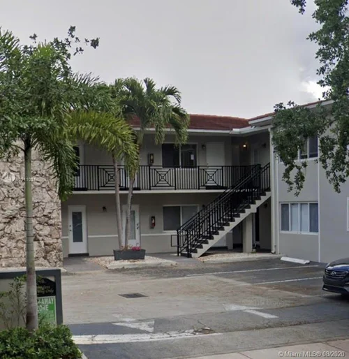 81 Edgewater Dr # 102, Coral Gables FL 33133