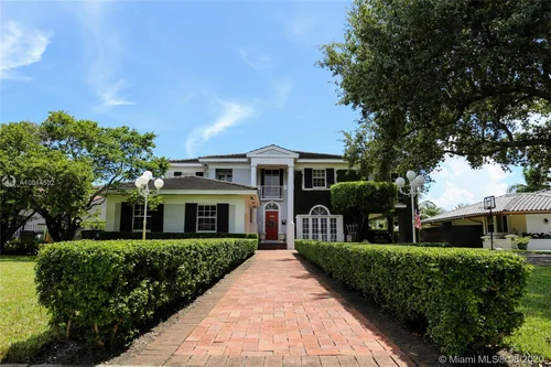 1070 Hunting Lodge Dr, Miami Springs FL 33166