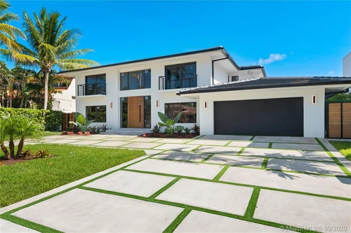 3320 NE 165th St, North Miami Beach FL 33160