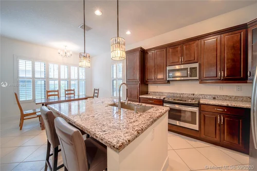 3227 W 96th Pl, Hialeah Gardens FL 33018