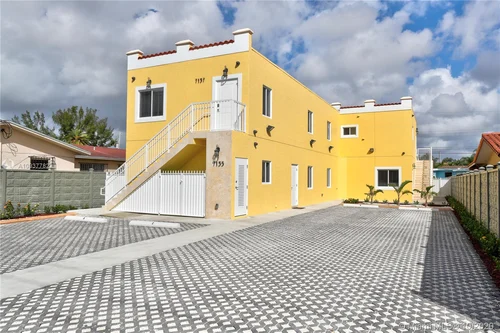 7135 SW 21 ST, Miami FL 33155