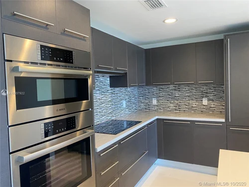 7825 NW 107th Ave # 302, Doral FL 33178