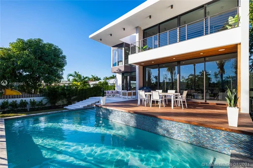 770 S Shore Dr, Miami Beach FL 33141
