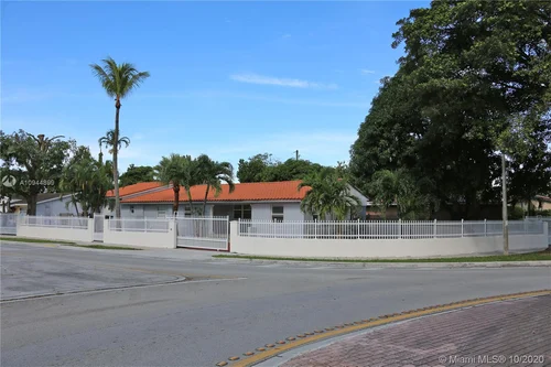 100 SW Tamiami Blvd, Miami FL 33144