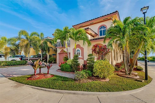 15680 SW 12th Ter, Miami FL 33194