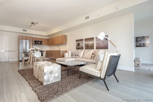 2960 NE 207th St # 902, Aventura FL 33180