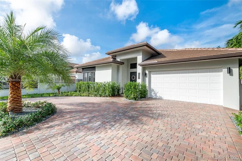 1530 SW 89th Ct, Miami FL 33174
