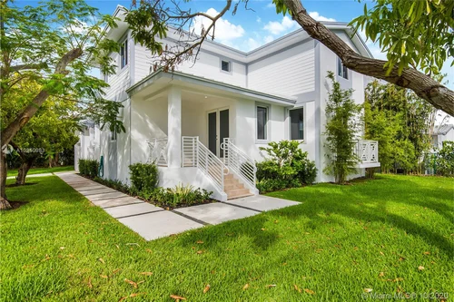 901 88th St, Surfside FL 33154
