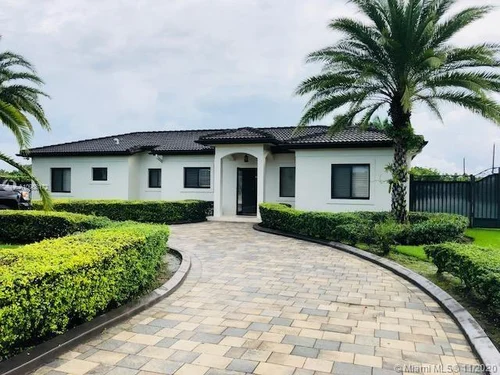 24425 SW 214th Pl, Homestead FL 33031