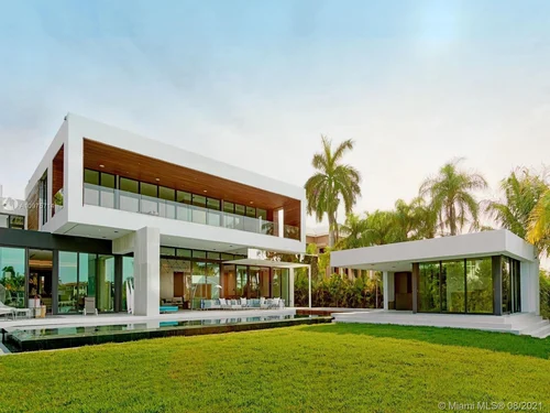 135 Palm Ave, Miami Beach FL 33139-5139