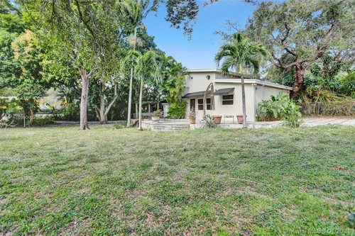 11340 Peachtree Dr, Miami FL 33161