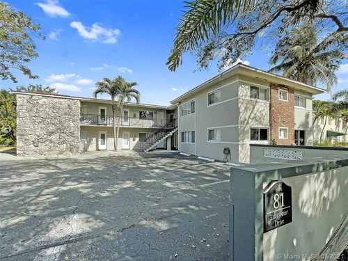 81 Edgewater Dr # 101, Coral Gables FL 33133