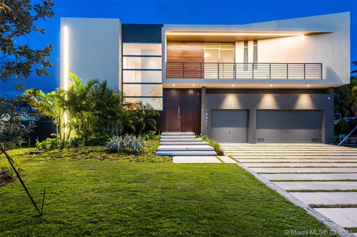 16421 NE 30th Ave, North Miami Beach FL 33160