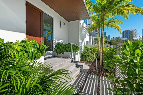 545 SW 11TH STREET # 105, Miami FL 33129