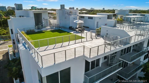 529 SW 11th Street # 303, Miami FL 33129