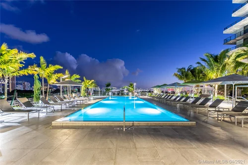 2960 NE 207th St # 906, Aventura FL 33180