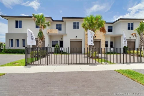 1641 Pioneer Way, Royal Palm Beach FL 33411