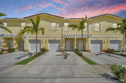 1104 NW 40th Ter, Lauderhill FL 33313