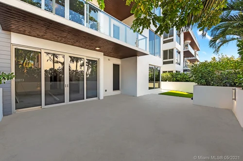 529 SW 11TH STREET # 104, Miami FL 33129
