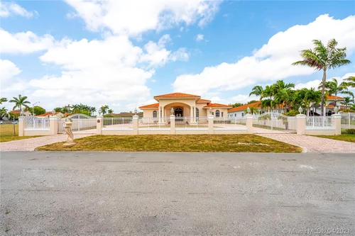 8615 Grand Canal Dr, Miami FL 33144
