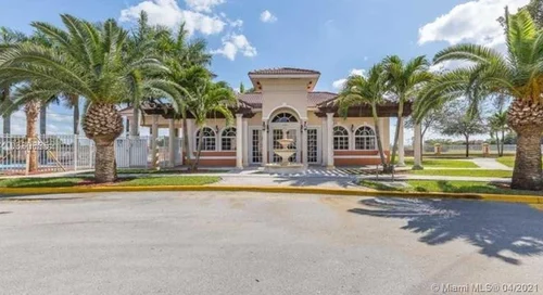 7478 NW 180th Ter, Hialeah FL 33015