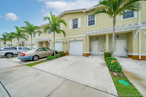 4038 NW 11th # 4038, Lauderhill FL 33313