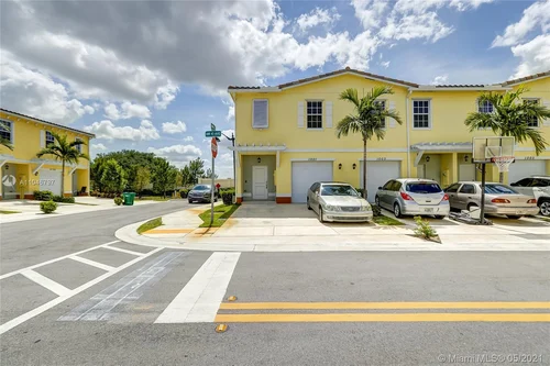 1001 NW 41st Ave, Lauderhill FL 33313