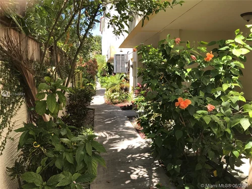 978 NW North River Dr # 6, Miami FL 33136