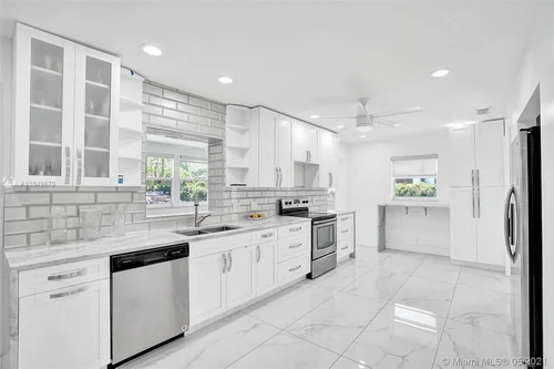4800 SW 36th Ct, Pembroke Park FL 33023