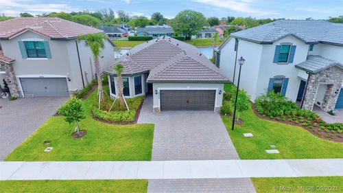 8258 NW 79th Ave, Tamarac FL 33321