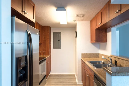 36 NW 6th Ave # 509, Miami FL 33128