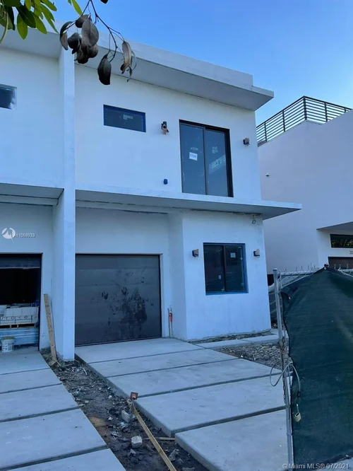 3065 SW 21st terr # 3065, Miami FL 33145