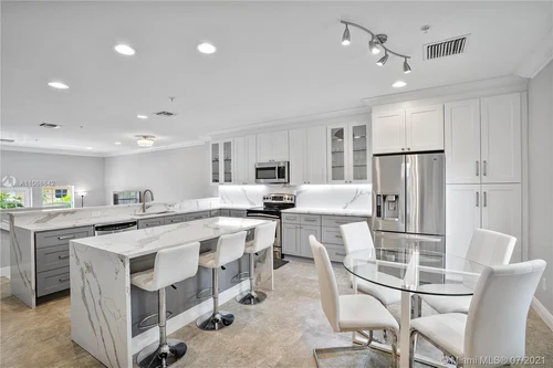 2702 NE 8th Ave # 2702, Wilton Manors FL 33334
