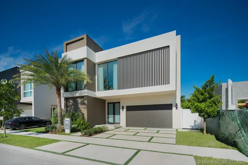 10459 NW 68th Ter, Doral FL 33178