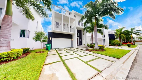 8237 NW 33rd Ter, Doral FL 33122